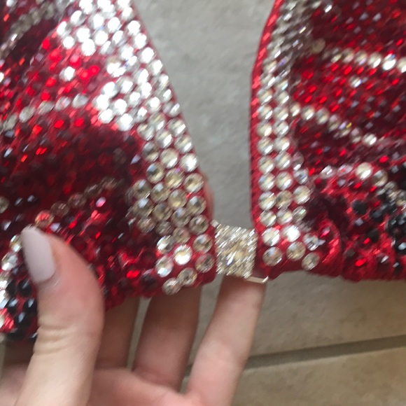 IFBB NPC Figure Competition Suit - Picture 9 of 15